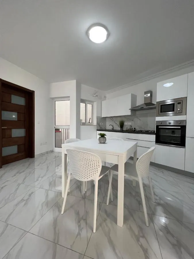 Apartament Condo With Patio Overlooking Piazza Gzira