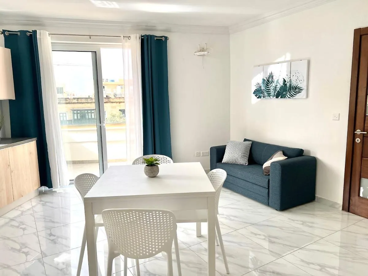 Condo With Patio Overlooking Piazza Gzira