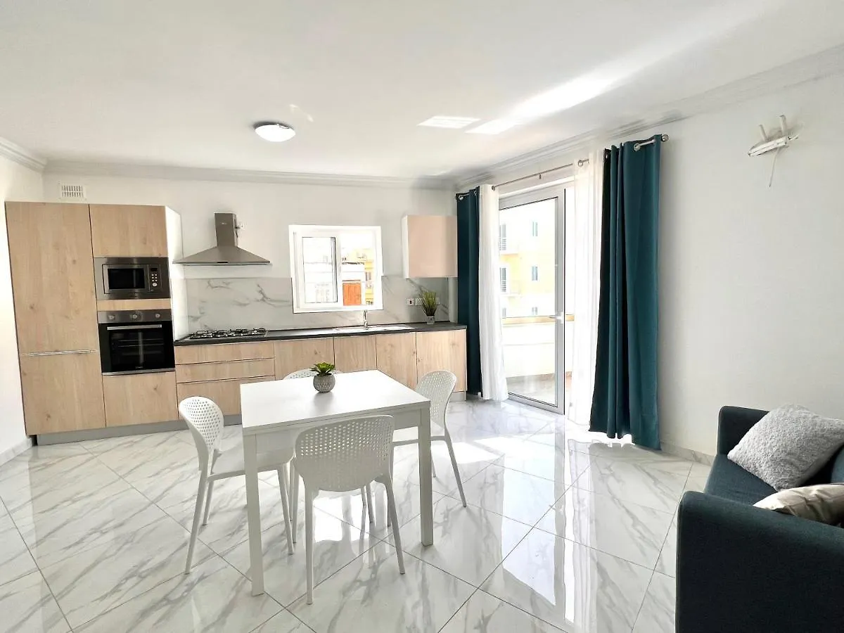 Apartment Condo With Patio Overlooking Piazza Gzira Malta