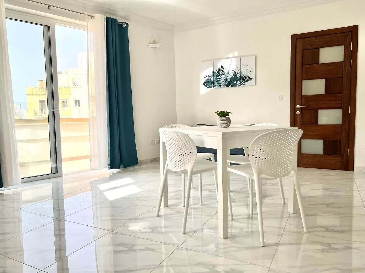 Condo With Patio Overlooking Piazza Gzira Malta